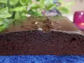 Wilgotne ciasto czekoladowe Ani, które gotuje, lśni polewą. Idealne na deser!