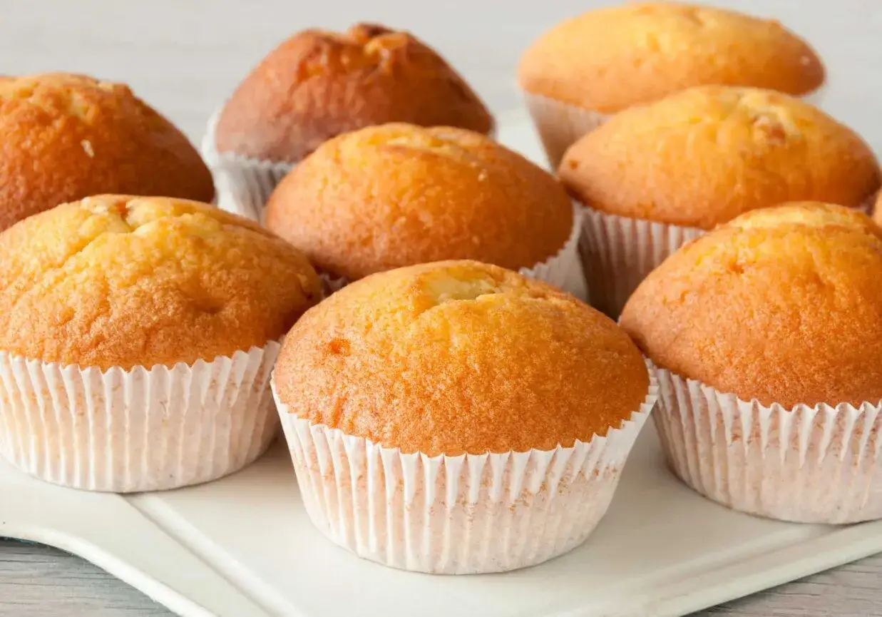 Puszyste muffinki dla dzieci, idealne na drugie śniadanie.
